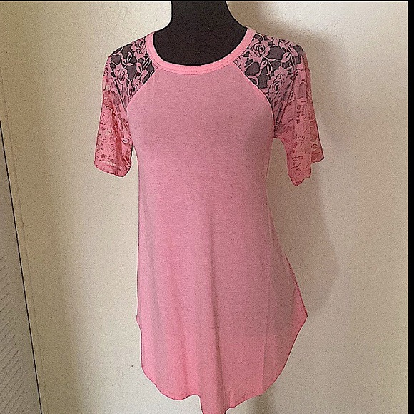 Zenana Pink Short Sleeve Shirt With Rose Lace Sleeves - Picture 7 of 16